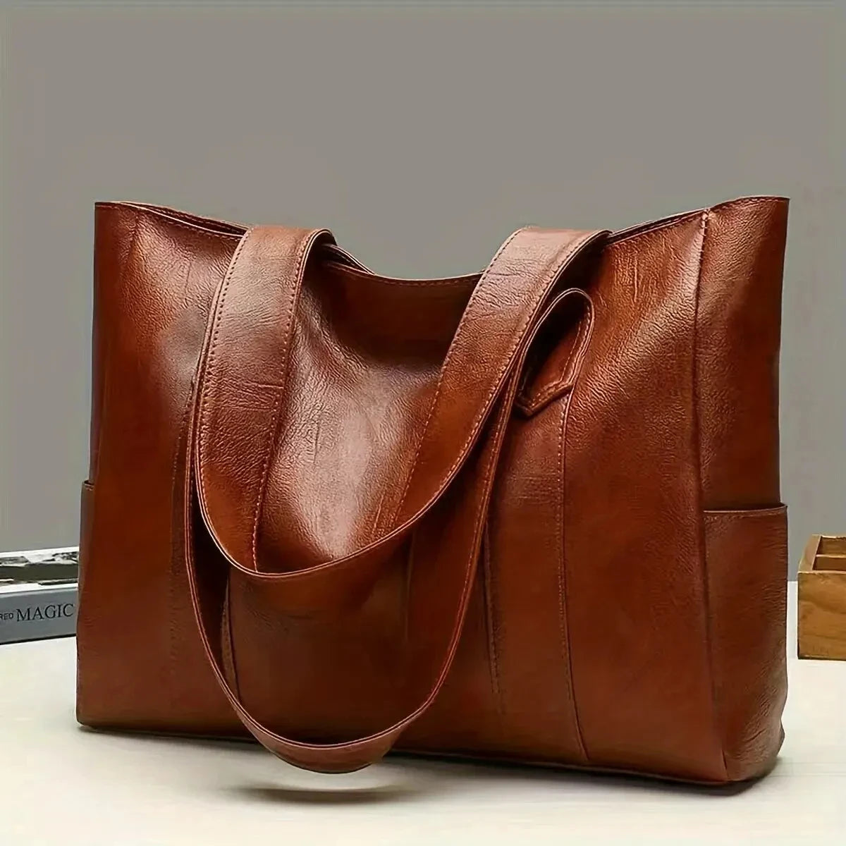 MAELYN SCHULTERTASCHE – KLASSISCHE CARRYALL AUS PU-LEDER