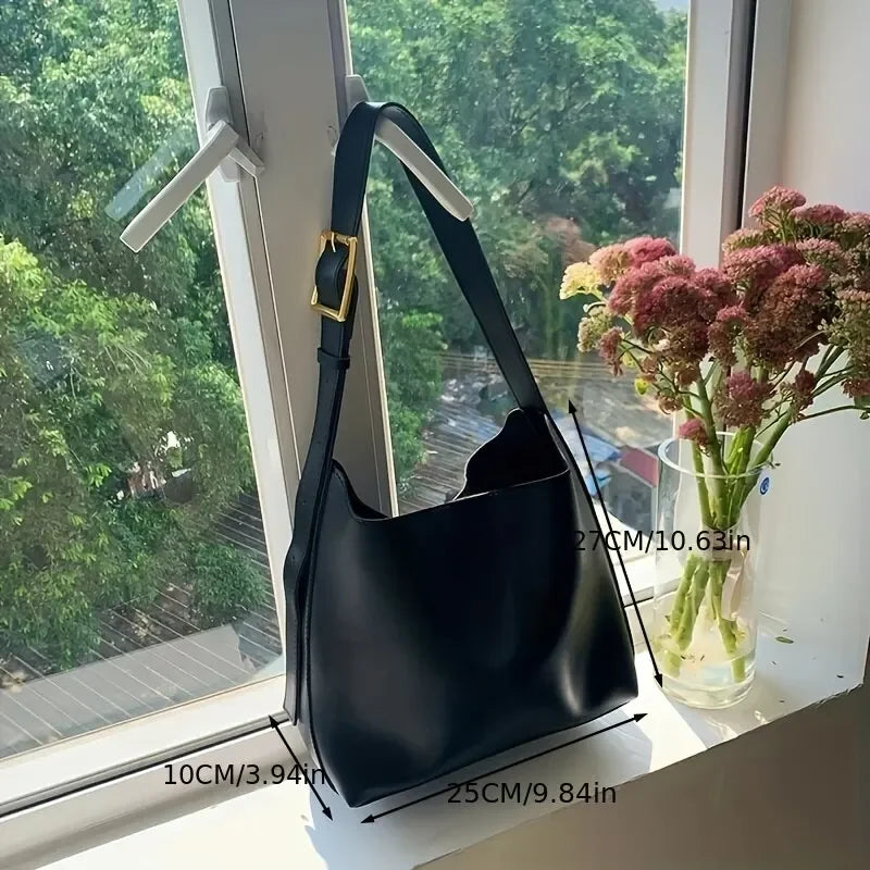 SOLEDAD UMHÄNGETASCHE – MINIMALISTISCHE SHOULDER BAG IN BRAUN