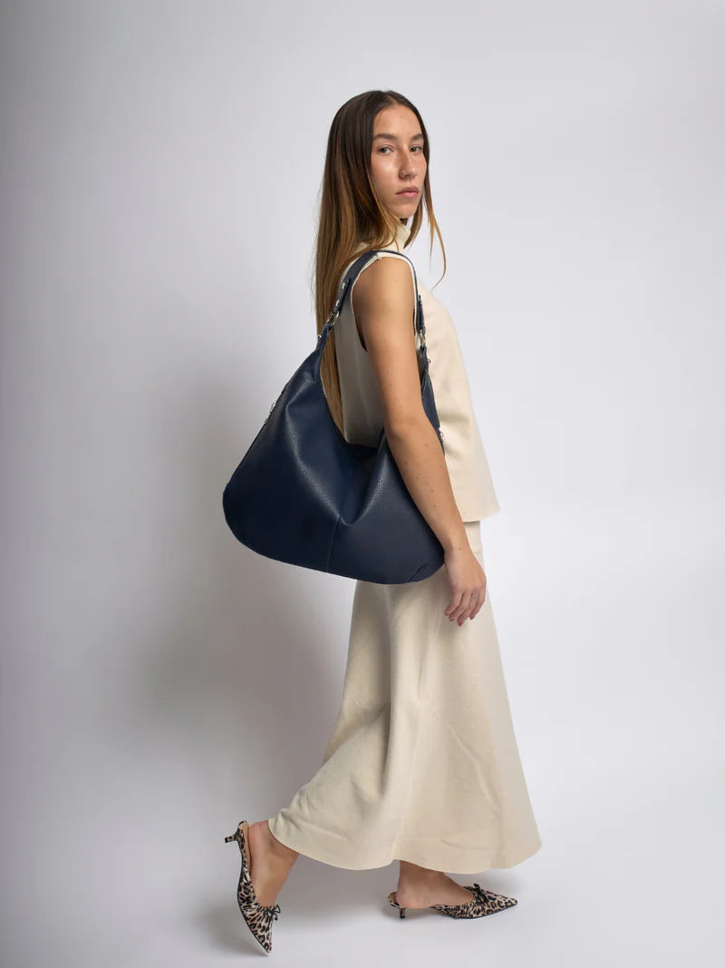 JOLENE SCHULTERTASCHE – SOFT HOBOTASCHE IN LEDEROPTIK