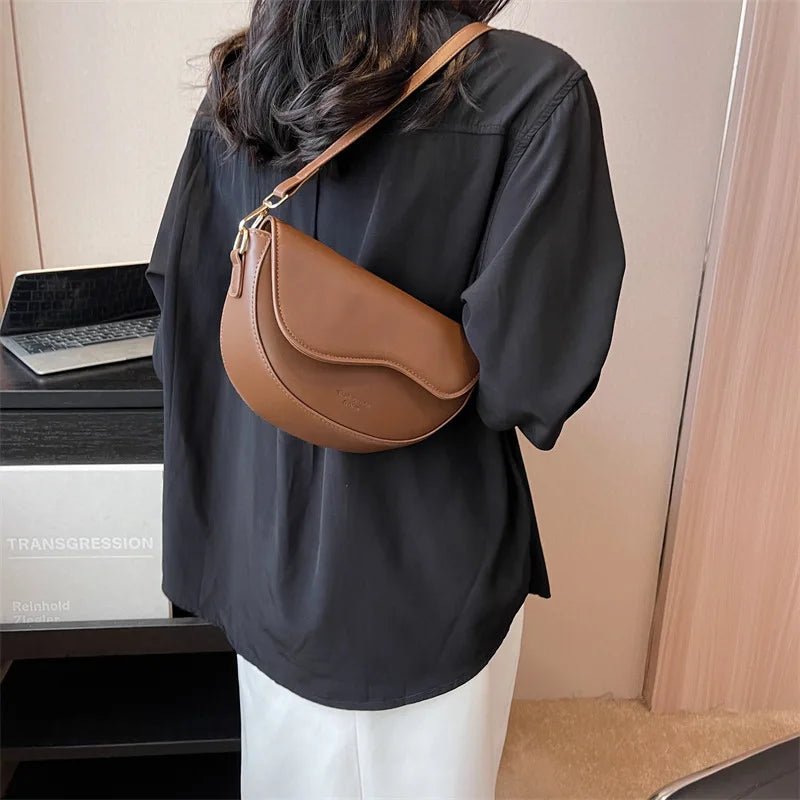 FIONA SATTELTASCHE – ELEGANTE LEDER-UMHÄNGETASCHE MIT KLAREM DESIGN