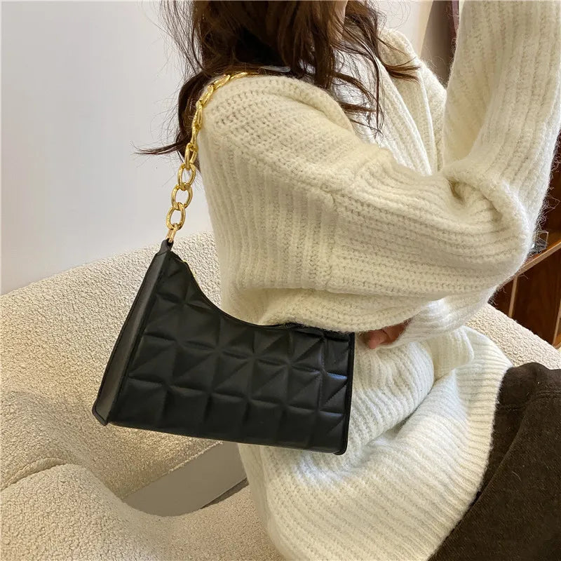 NAELIA | SCHULTERTASCHE MIT KARIERTEM LOOK