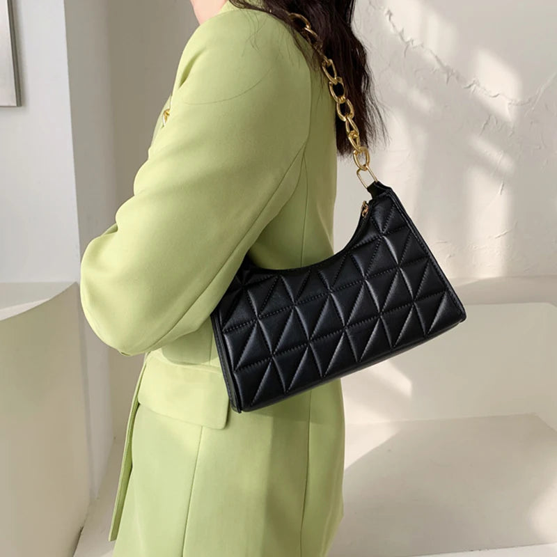 NAELIA | SCHULTERTASCHE MIT KARIERTEM LOOK