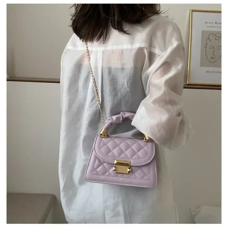 VALENTINA MINI UMHÄNGETASCHE MIT KETTE