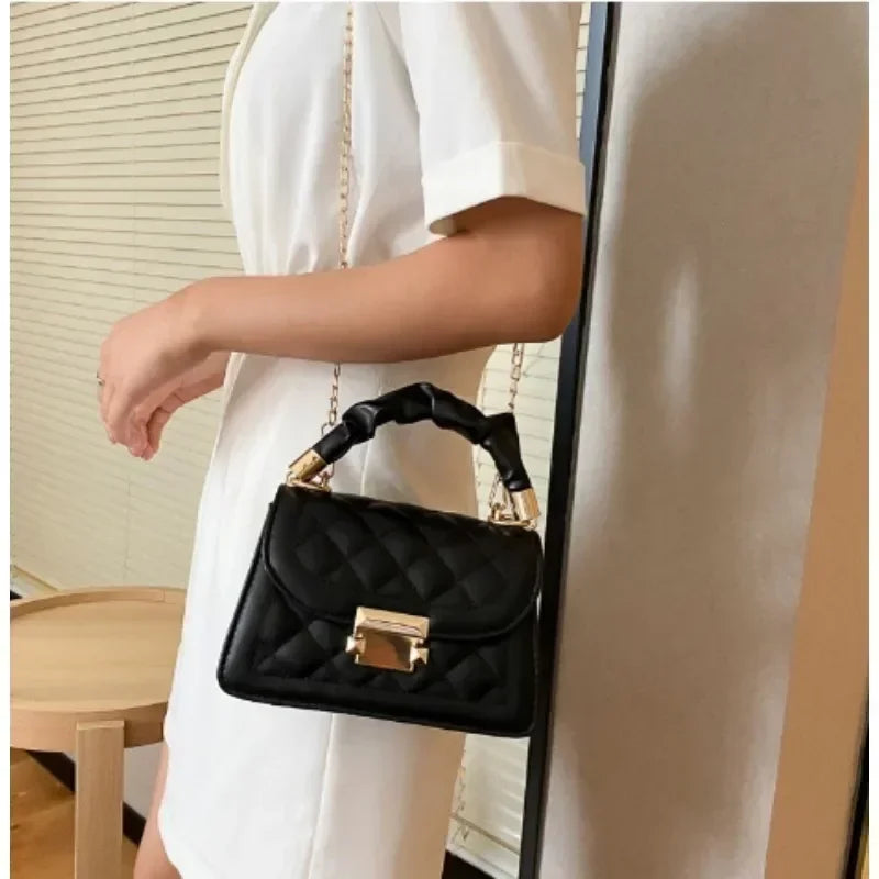 VALENTINA MINI UMHÄNGETASCHE MIT KETTE