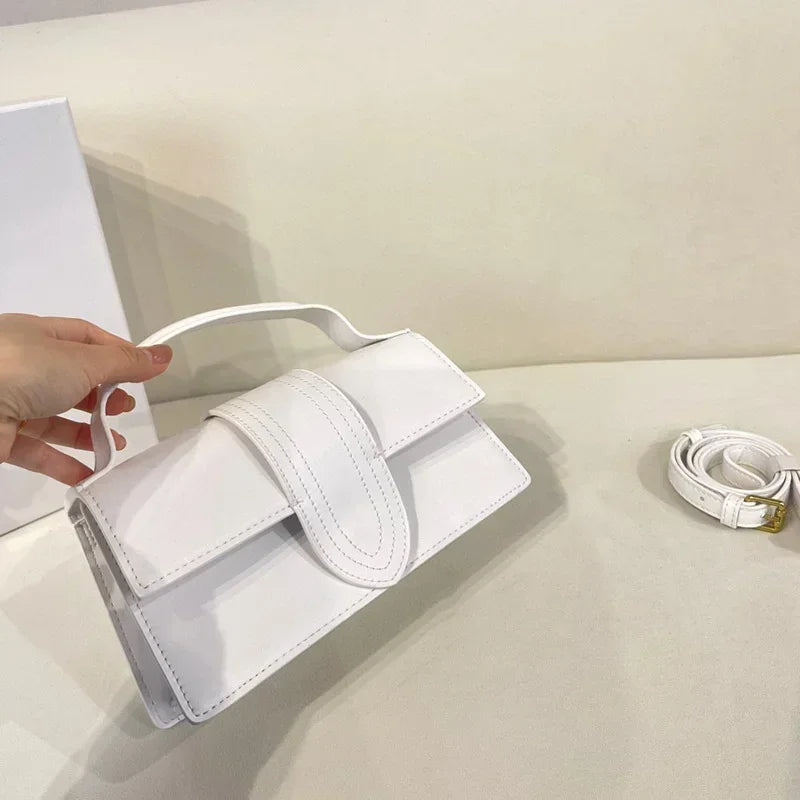 EDEN SCHULTERTASCHE MIT STRUKTUR UND MAGNETKLAPPE