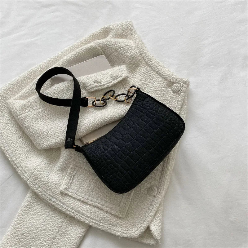 ZAYLEE MINI SCHULTERTASCHE MIT KETTE