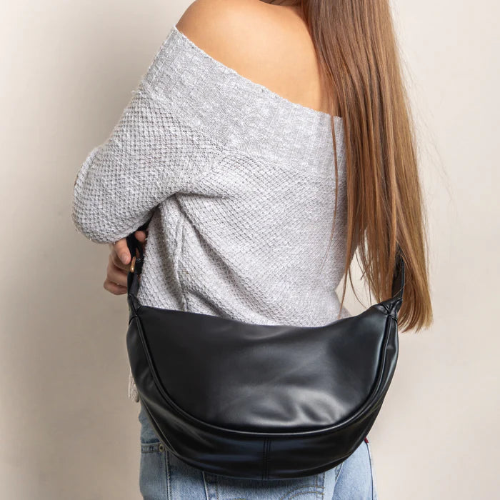 MIREYA SCHULTERTASCHE – HALBMOND-TASCHE MIT URBANEM CHARME