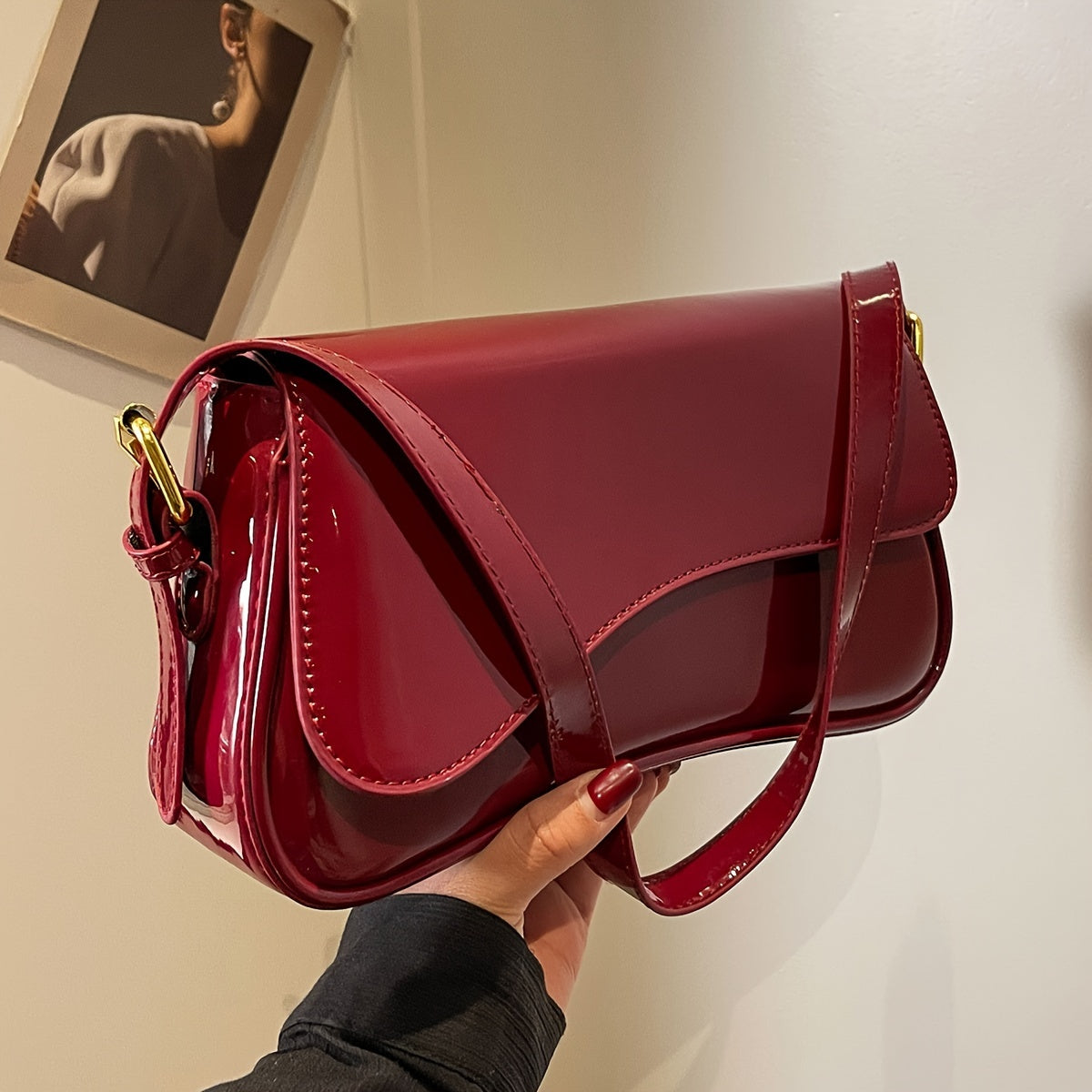 MILENA – CURVED SHOULDER BAG