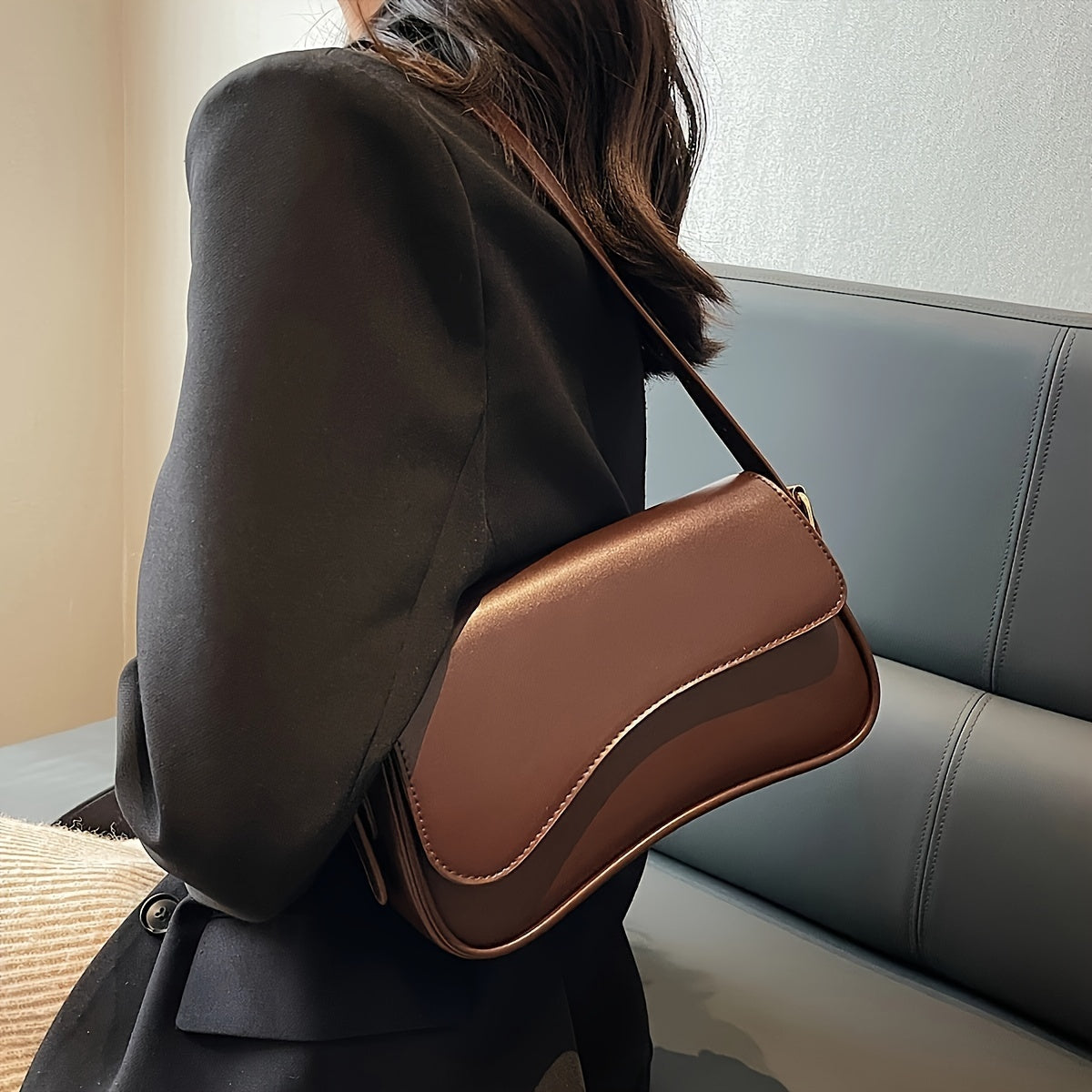 MILENA – CURVED SHOULDER BAG