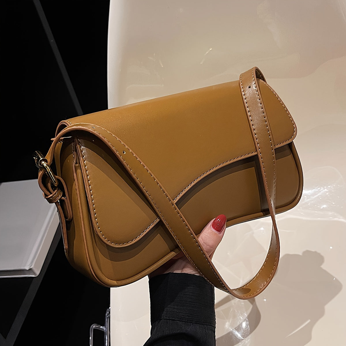 MILENA – CURVED SHOULDER BAG