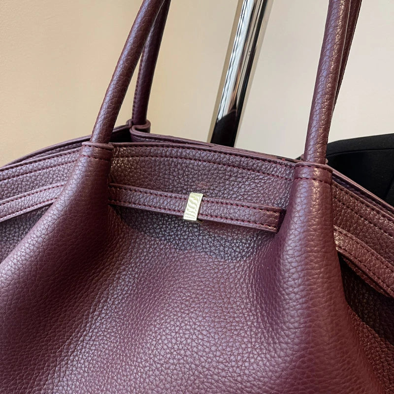MOELLE SCHULTERTASCHE AUS PU-LEDER MIT LYCHÉE-MUSTER