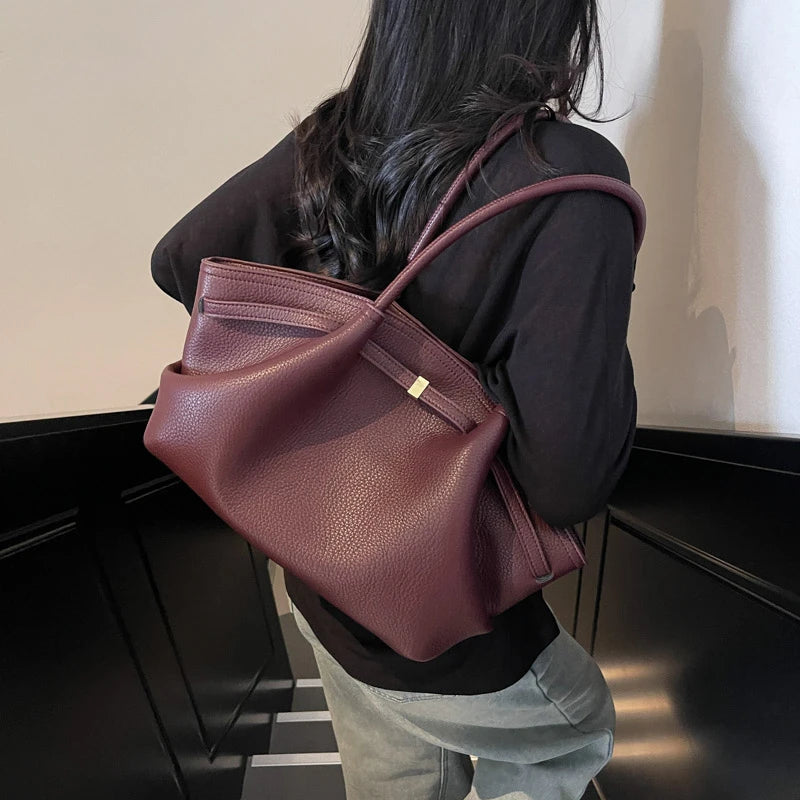 MOELLE SCHULTERTASCHE AUS PU-LEDER MIT LYCHÉE-MUSTER