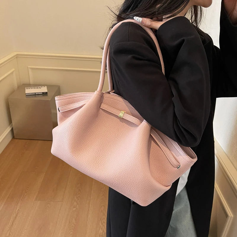 MOELLE SCHULTERTASCHE AUS PU-LEDER MIT LYCHÉE-MUSTER