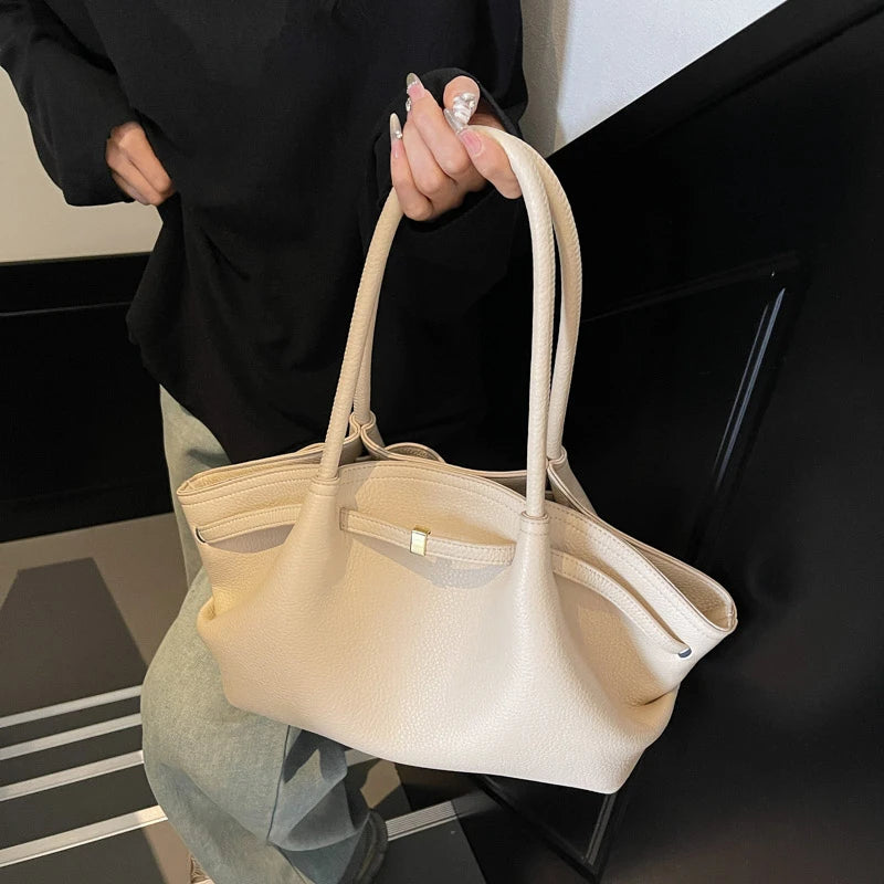 MOELLE SCHULTERTASCHE AUS PU-LEDER MIT LYCHÉE-MUSTER