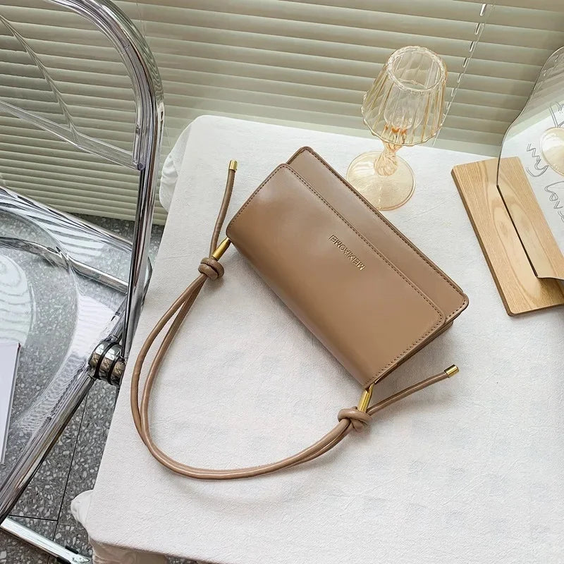 MEIXIAOMEI UMHÄNGETASCHE – KLASSISCHE SHOULDER BAG IN CREME ODER BRAUN