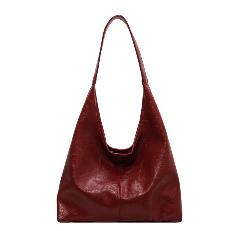 NOVA SCHULTERTASCHE IN LEDEROPTIK MIT WEICHEM FALTENLOOK