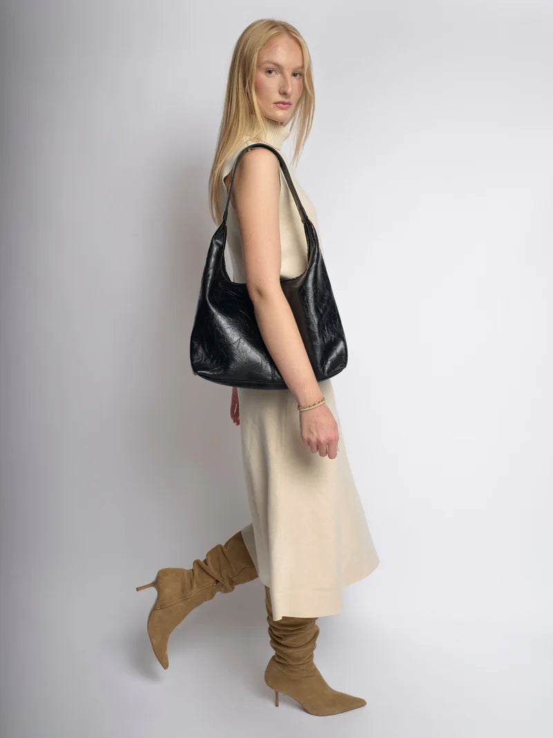 NOVA SCHULTERTASCHE IN LEDEROPTIK MIT WEICHEM FALTENLOOK