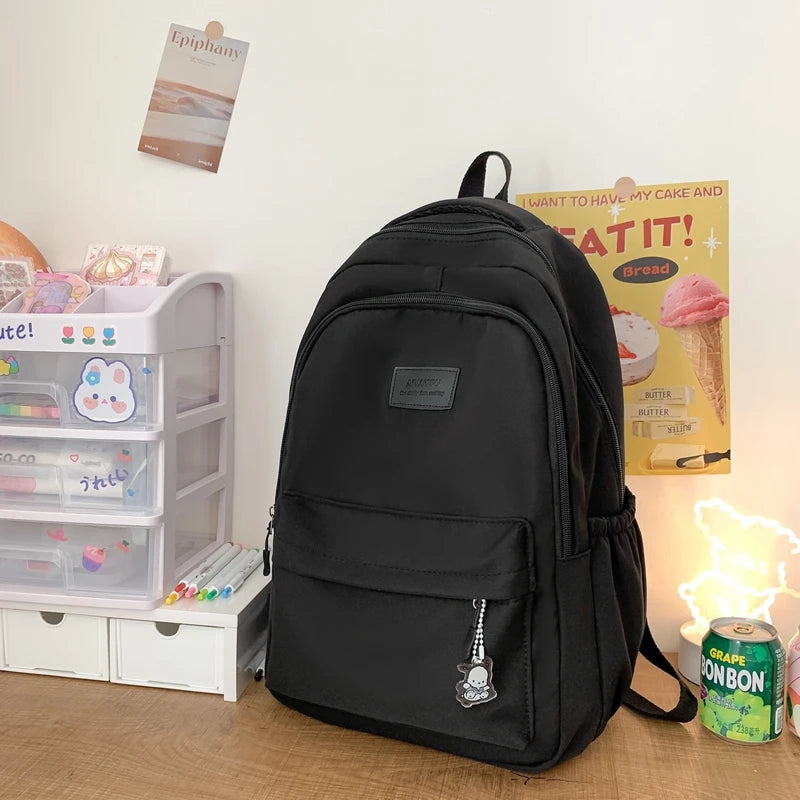 ELVIRA LAPTOPRUCKSACK – COLLEGE-RUCKSACK MIT PANDA-ANHÄNGER & VIEL PLATZ
