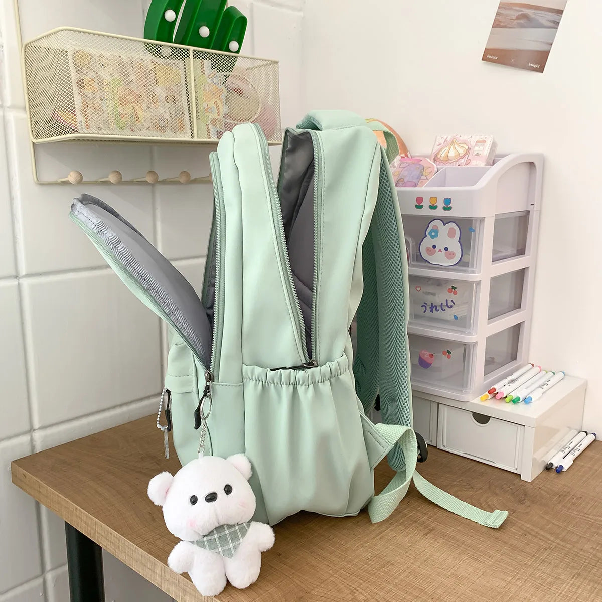 ELVIRA LAPTOPRUCKSACK – COLLEGE-RUCKSACK MIT PANDA-ANHÄNGER & VIEL PLATZ