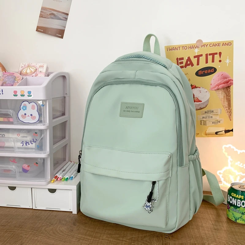 ELVIRA LAPTOPRUCKSACK – COLLEGE-RUCKSACK MIT PANDA-ANHÄNGER & VIEL PLATZ