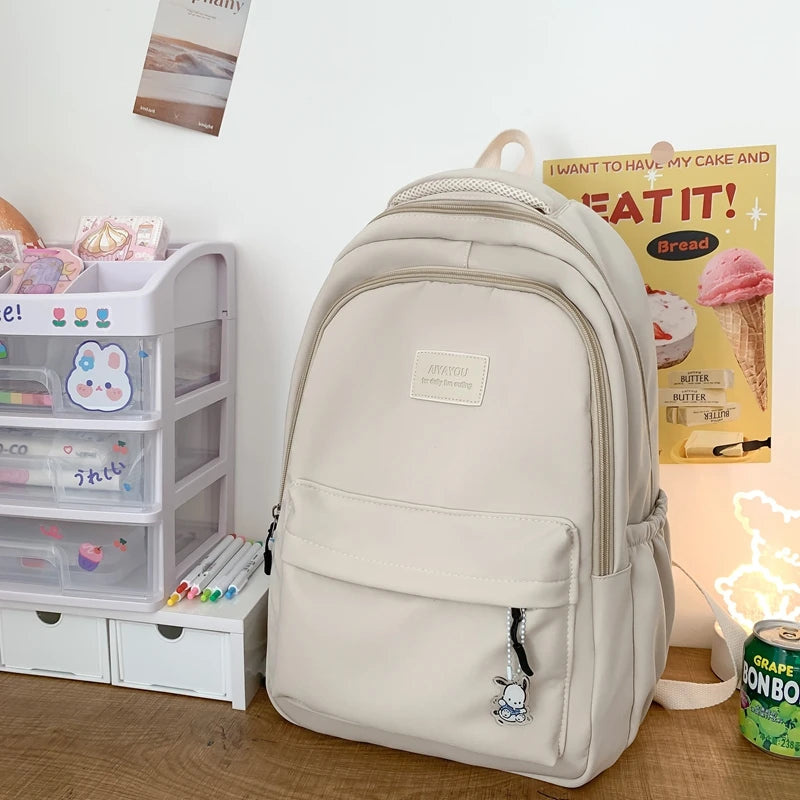 ELVIRA LAPTOPRUCKSACK – COLLEGE-RUCKSACK MIT PANDA-ANHÄNGER & VIEL PLATZ
