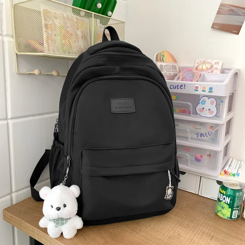 ELVIRA LAPTOPRUCKSACK – COLLEGE-RUCKSACK MIT PANDA-ANHÄNGER & VIEL PLATZ