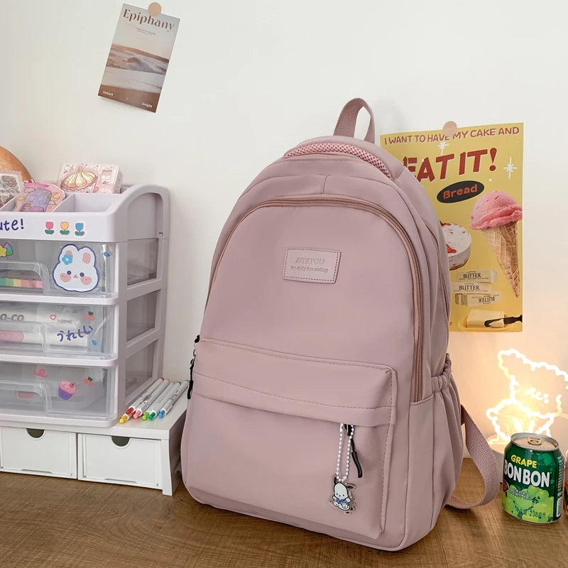 ELVIRA LAPTOPRUCKSACK – COLLEGE-RUCKSACK MIT PANDA-ANHÄNGER & VIEL PLATZ
