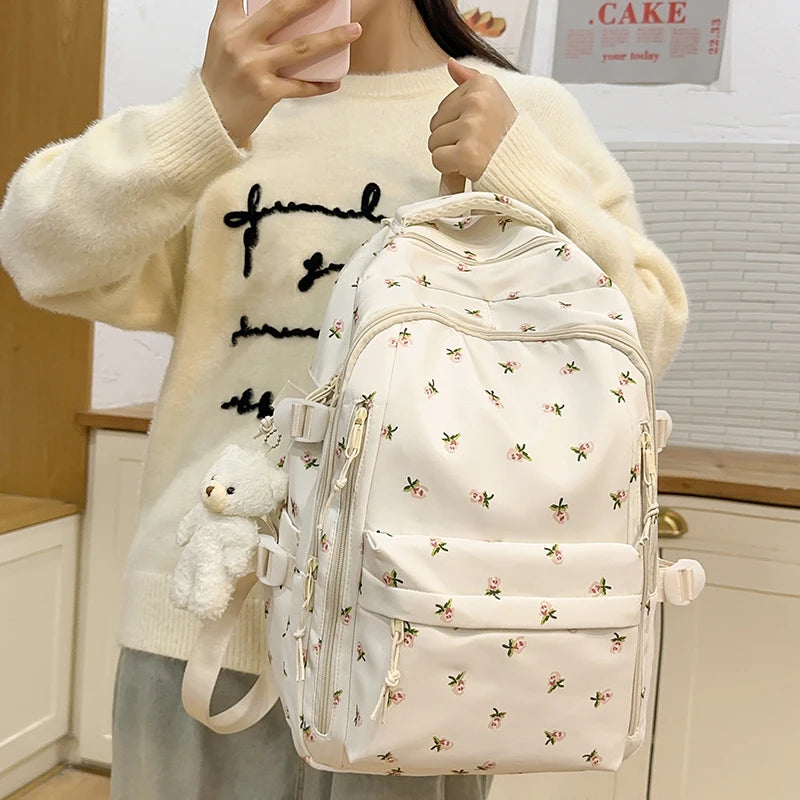 YUKINO SCHULRUCKSACK – CREME MIT PRINT & PLÜSCHANHÄNGER