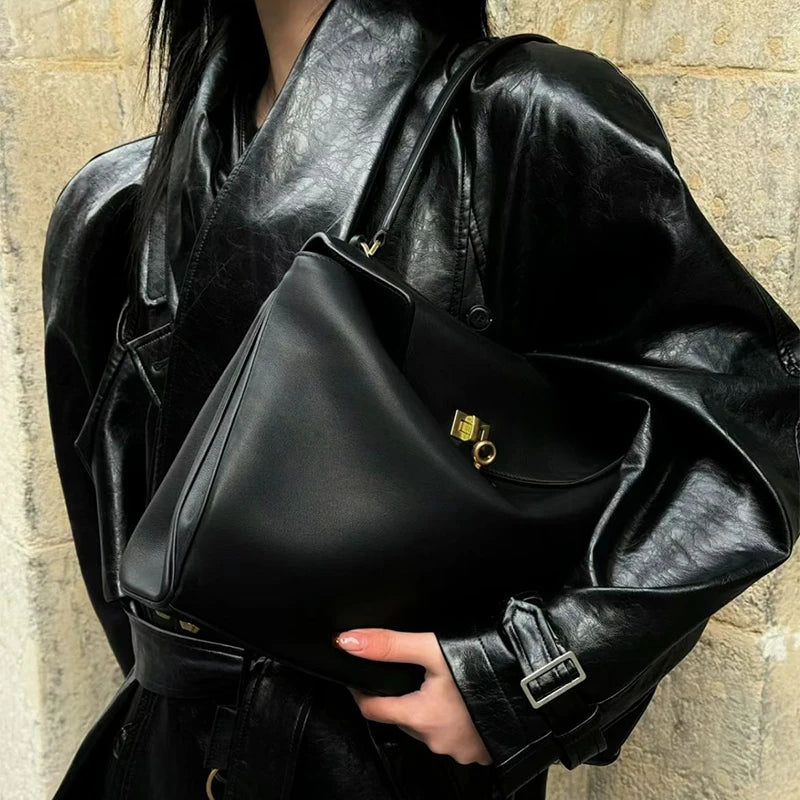 PAVIA SHOPPER-TASCHE AUS WEICHEM LEDER IN SCHWARZ