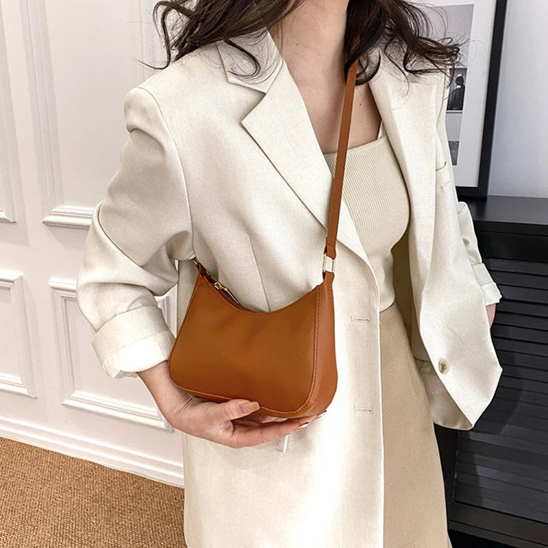 RAELIA UMHÄNGETASCHE – RETRO MINI BAG AUS PU-LEDER