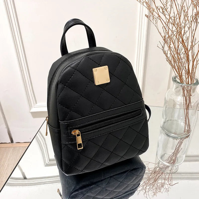 NOUVELLE SCHULTERTASCHE – STEPP-RUCKSACK FÜR DAMEN MIT GOLDDETAILS