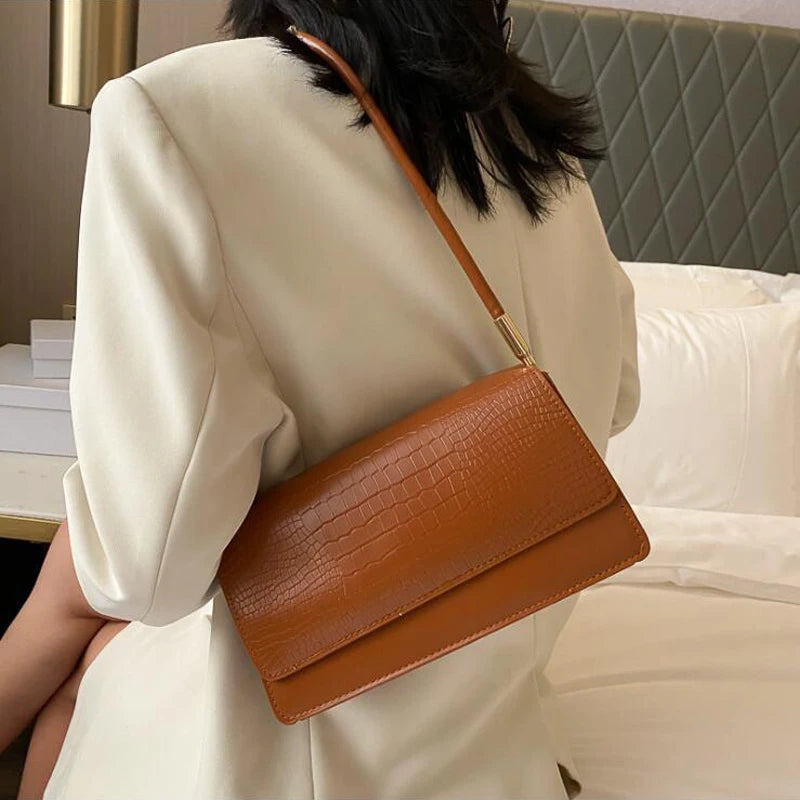 ELORINE BAGUETTE-HANDTASCHE