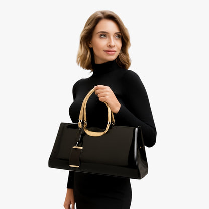 ADELA SCHULTERTASCHE MIT GOLDKETTE UND HOCHGLANZ-FINISH