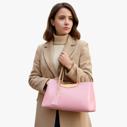 ADELA SCHULTERTASCHE MIT GOLDKETTE UND HOCHGLANZ-FINISH
