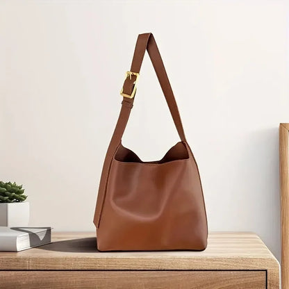 SOLEDAD UMHÄNGETASCHE – MINIMALISTISCHE SHOULDER BAG IN BRAUN