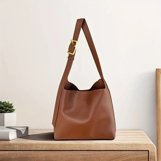 SOLEDAD UMHÄNGETASCHE – MINIMALISTISCHE SHOULDER BAG IN BRAUN