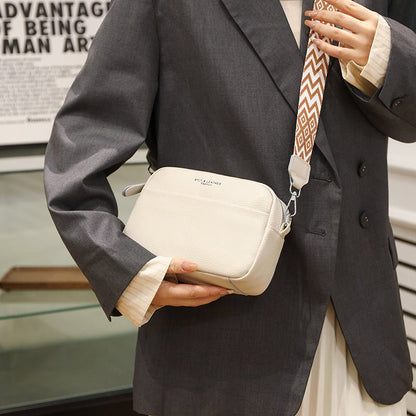 AYLINA UMHÄNGETASCHE – CROSSBODY BAG MIT BREITEM GURT