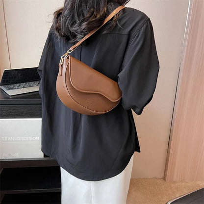 FIONA SATTELTASCHE – ELEGANTE LEDER-UMHÄNGETASCHE MIT KLAREM DESIGN