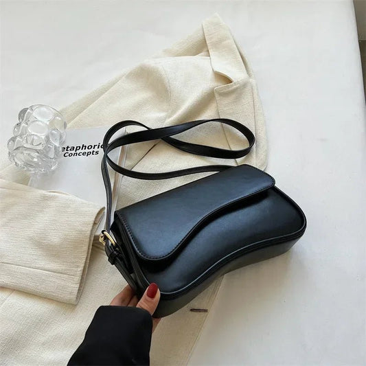 JUNEESA FLAP UMHÄNGETASCHE – VINTAGE-SCHULTERTASCHE MIT KLAPPVERSCHLUSS