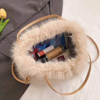 MAELIA PLÜSCH MINI UMHÄNGETASCHE MIT LEDERBAND