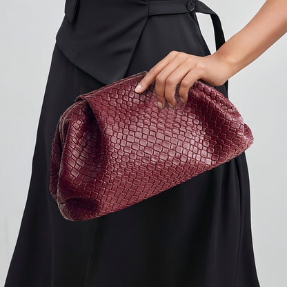 LORENA – GEFLOCHTENE CLUTCH AUS KUNSTLEDER