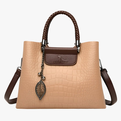 VERONA SCHULTERTASCHE IM CROCOSTYLE MIT CHARMS & KONTRAST