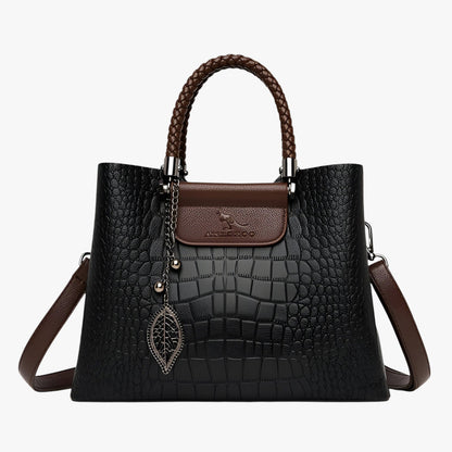 VERONA SCHULTERTASCHE IM CROCOSTYLE MIT CHARMS & KONTRAST