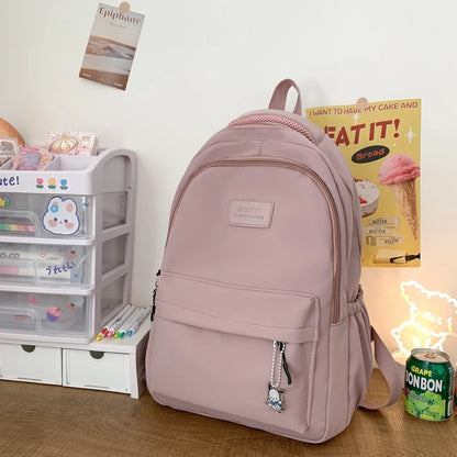 ELVIRA LAPTOPRUCKSACK – COLLEGE-RUCKSACK MIT PANDA-ANHÄNGER & VIEL PLATZ