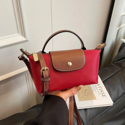 AYELIN MINI UMHÄNGETASCHE MIT KONTRASTDECKEL & RIEMEN