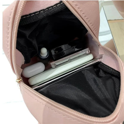 NOUVELLE SCHULTERTASCHE – STEPP-RUCKSACK FÜR DAMEN MIT GOLDDETAILS