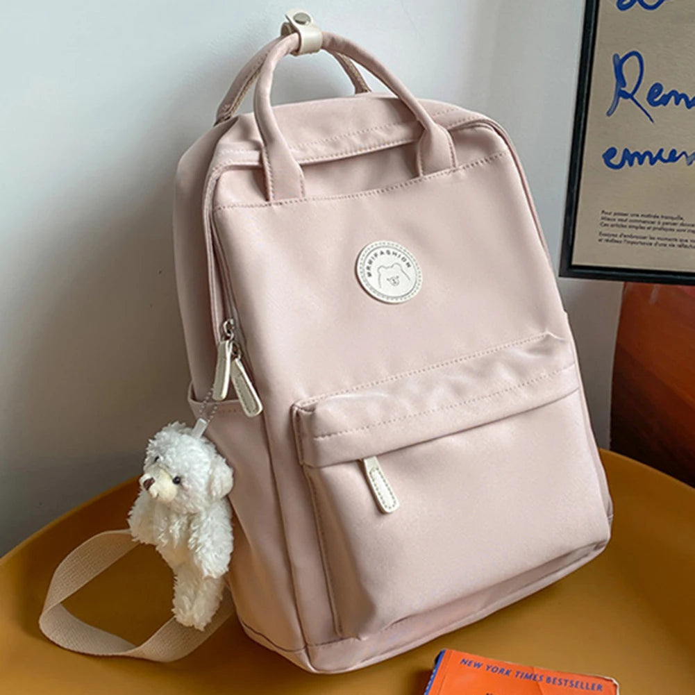 MAELI SCHULRUCKSACK – GROßES FASSUNGSVOLUMEN MIT PLÜSCHANHÄNGER