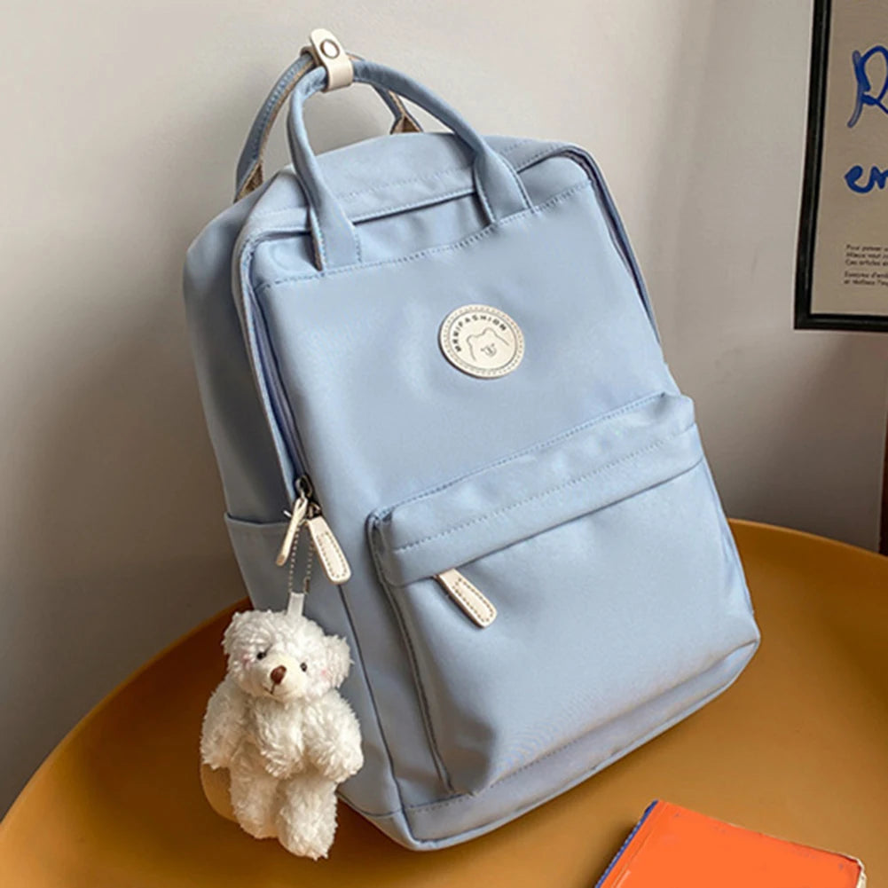 MAELI SCHULRUCKSACK – GROßES FASSUNGSVOLUMEN MIT PLÜSCHANHÄNGER