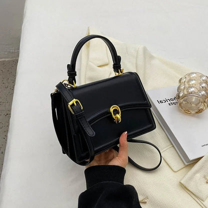 VERA LEDERTASCHE – KOMPAKTE UMHÄNGETASCHE MIT SCHNALLE & RETRO-CHARME